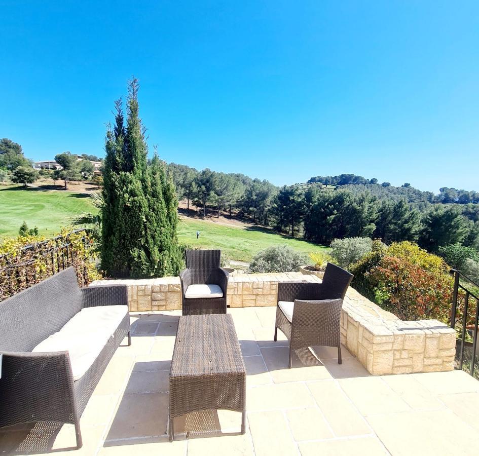 Villa Dans Cadre D'Exception - Golf, Piscine Et Tennis Prive Saint-Cyr-sur-Mer Exterior photo