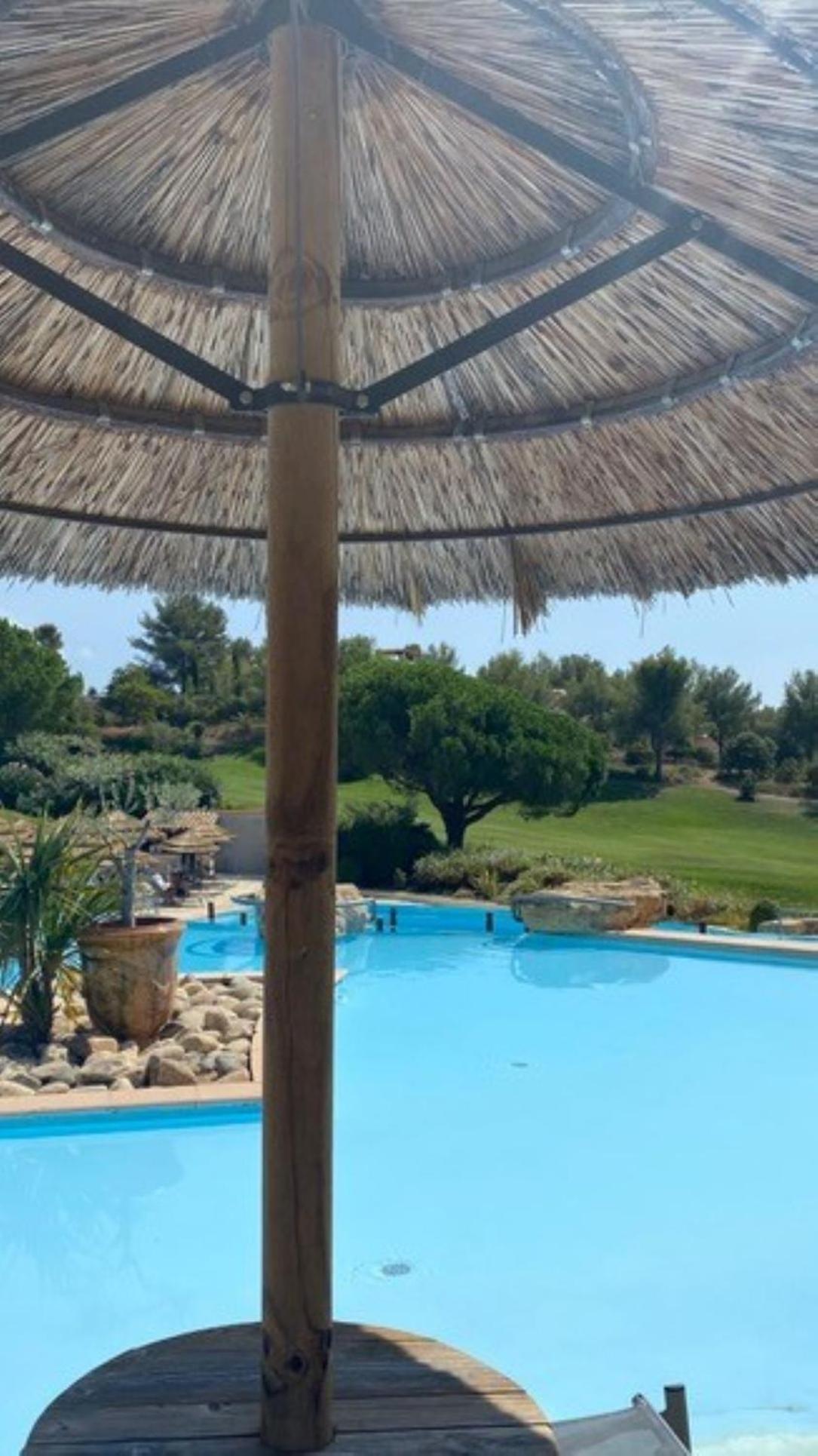 Villa Dans Cadre D'Exception - Golf, Piscine Et Tennis Prive Saint-Cyr-sur-Mer Exterior photo
